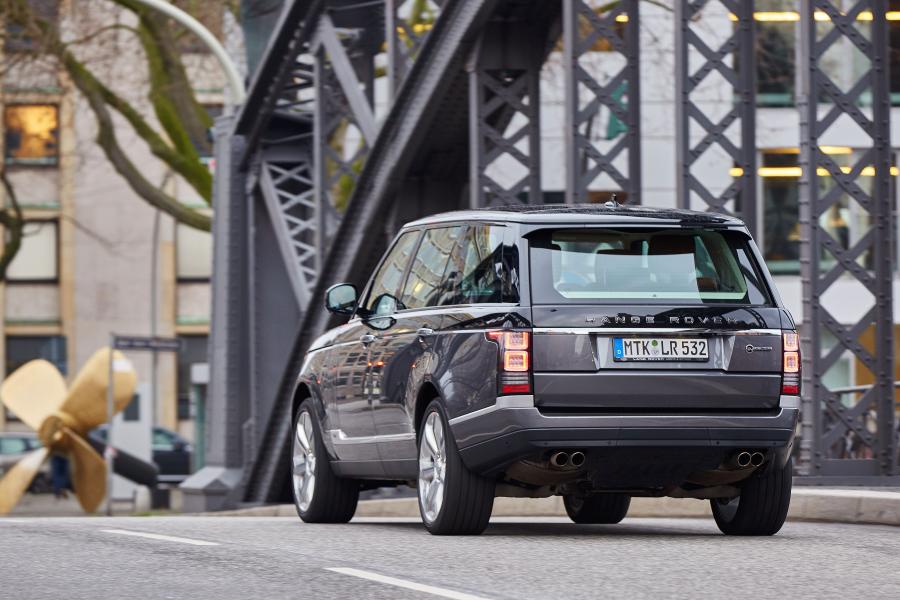  Land Rover Range Rover SVAutobiography LWB 2015 года  (фото 16 из 24)